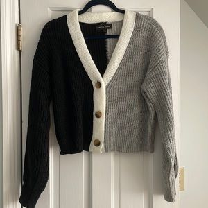 Almost Famous | Cropped two-toned sweater
